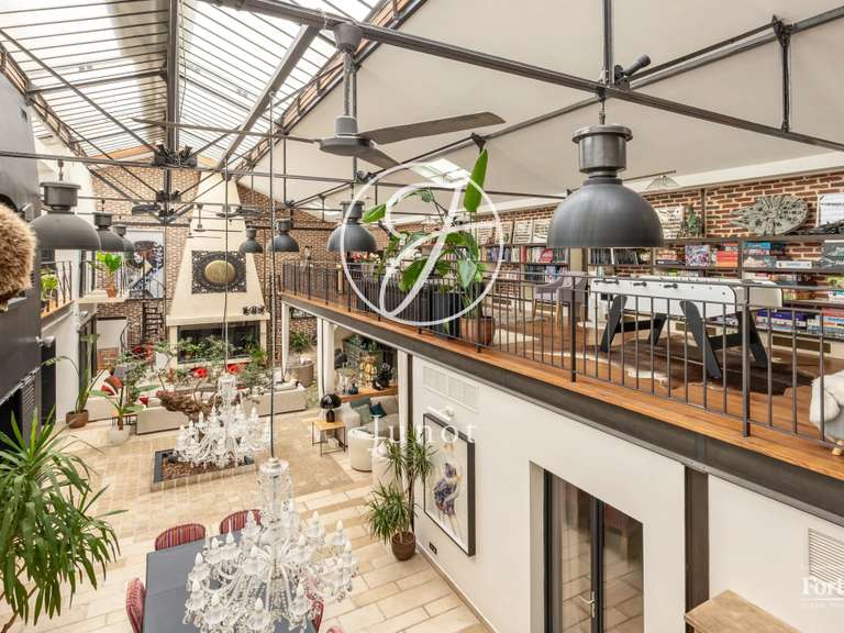 Maison Courbevoie - 6 chambres - 376m²
