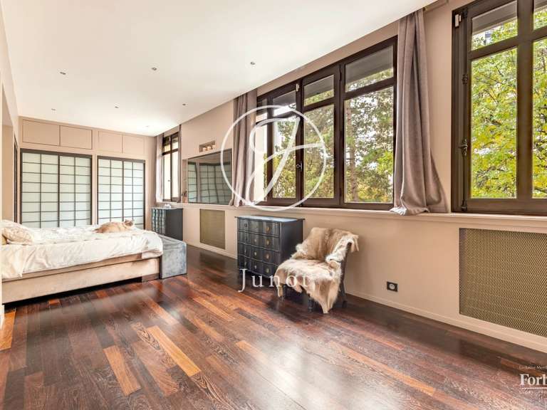 Maison Courbevoie - 6 chambres - 376m²