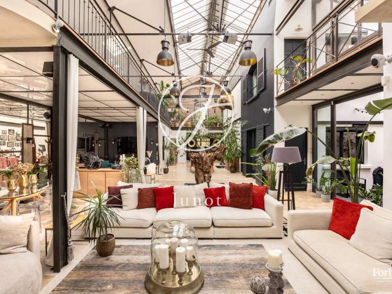 House Courbevoie - 6 bedrooms - 376m²