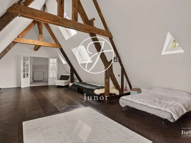 Maison Marnes-la-Coquette - 5 chambres - 330m²