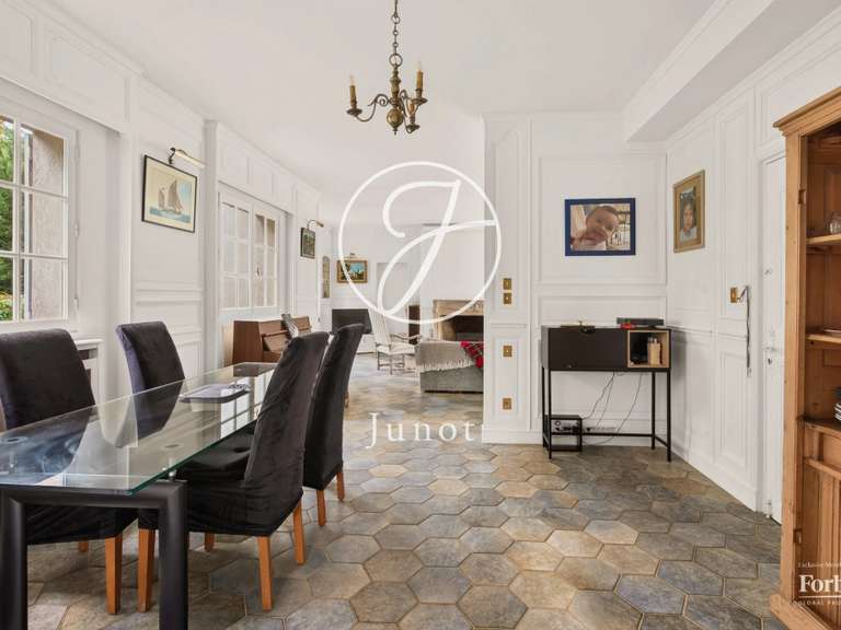Maison Marnes-la-Coquette - 5 chambres - 330m²