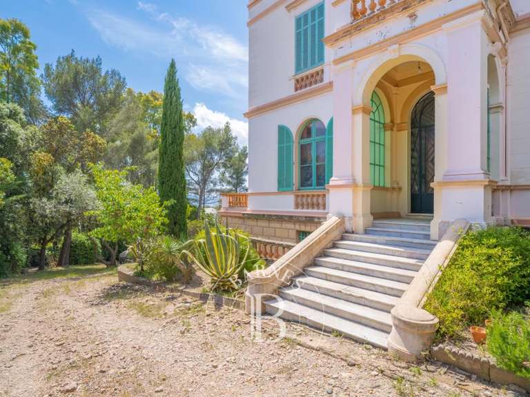 Maison Saint-Raphaël - 7 chambres - 435m²