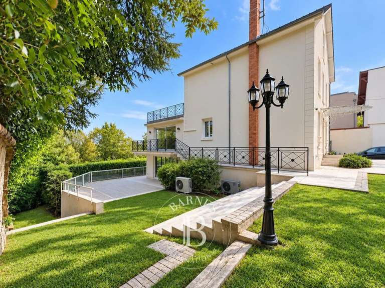 Maison Saint-Maur-des-Fossés - 5 chambres - 419m²