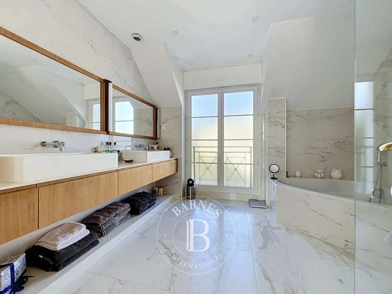 Maison Saint-Maur-des-Fossés - 4 chambres - 236m²