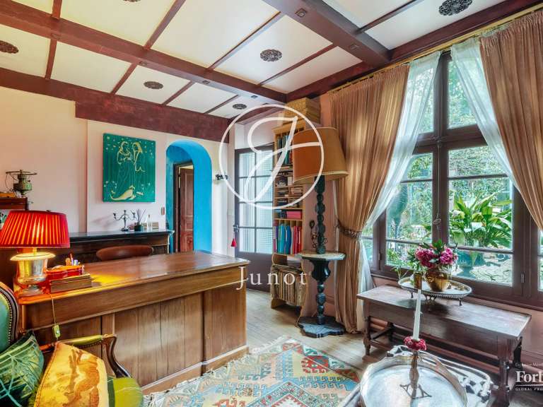 Appartement Paris 18e - 4 chambres - 184m²