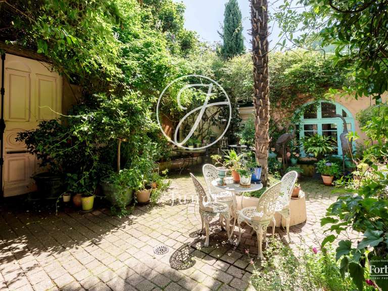 Appartement Paris 18e - 4 chambres - 184m²