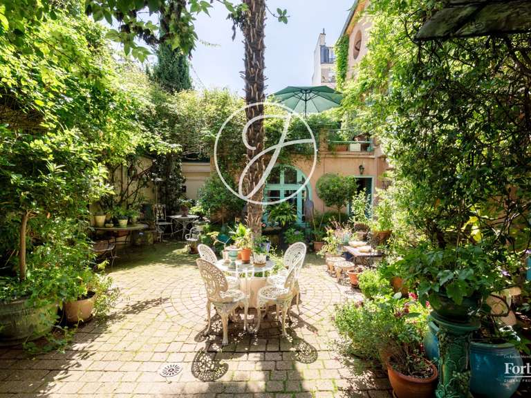 Appartement Paris 18e - 4 chambres - 184m²