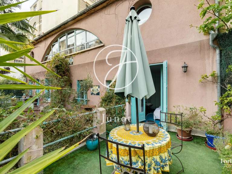 Appartement Paris 18e - 4 chambres - 184m²