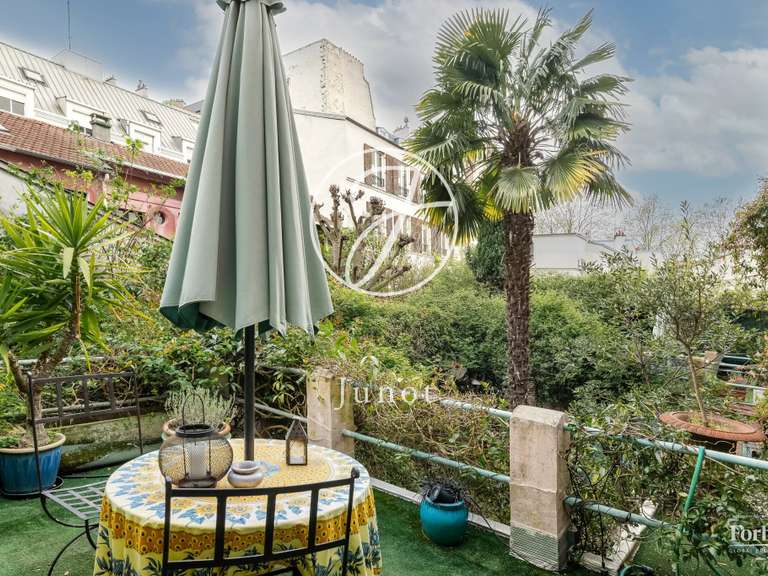 Appartement Paris 18e - 4 chambres - 184m²