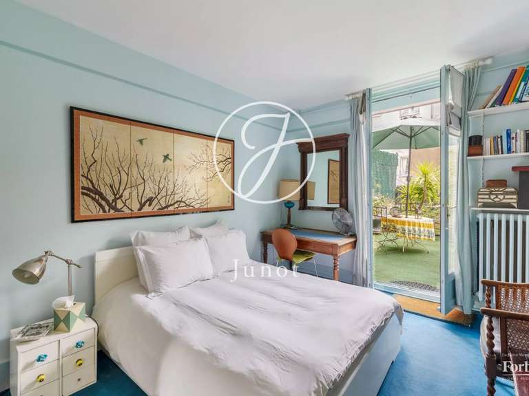 Appartement Paris 18e - 4 chambres - 184m²