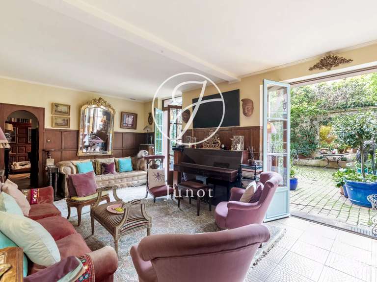Appartement Paris 18e - 4 chambres - 184m²