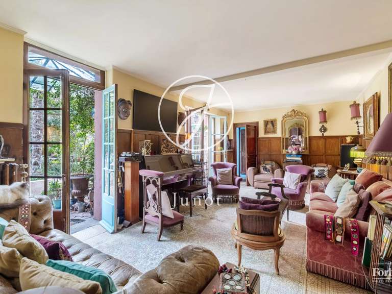Appartement Paris 18e - 4 chambres - 184m²