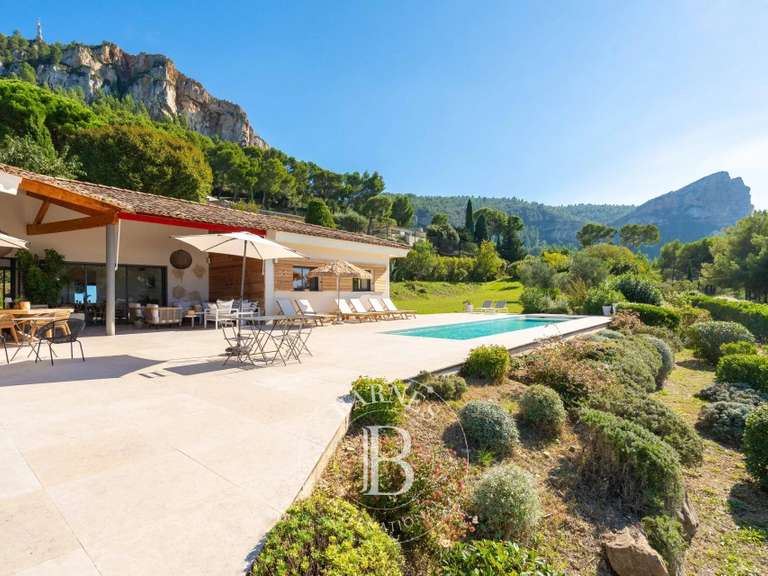 Maison Cassis - 5 chambres - 251m²