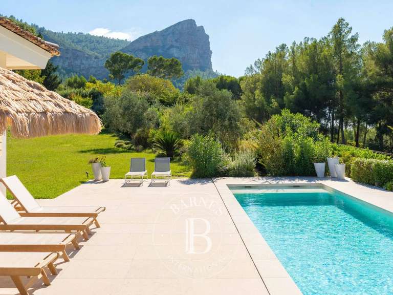 Maison Cassis - 5 chambres - 251m²