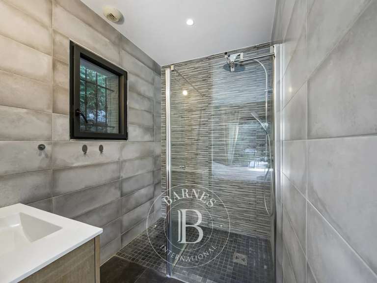 Maison Roquevaire - 4 chambres - 230m²