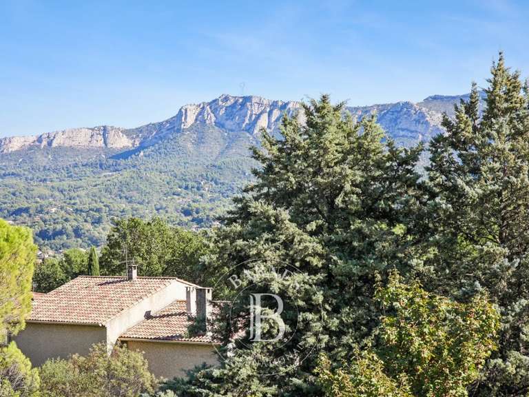 Maison Roquevaire - 4 chambres - 230m²