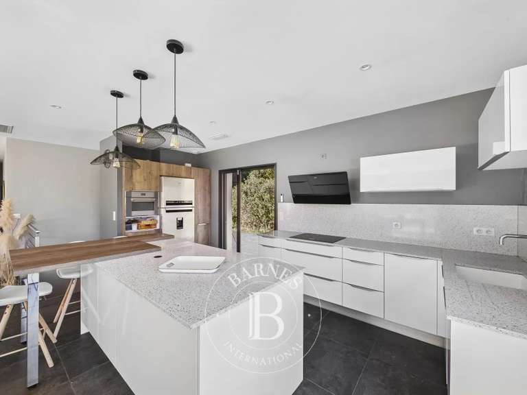 Maison Roquevaire - 4 chambres - 230m²
