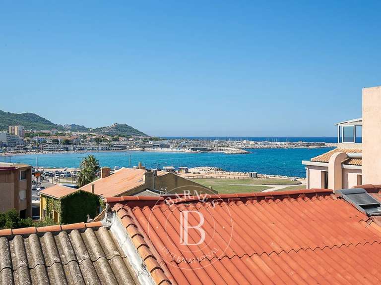 Maison Marseille 8e - 2 chambres - 180m²
