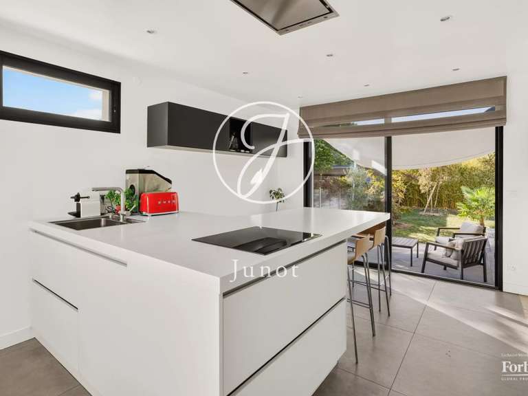 Maison Croissy-sur-Seine - 5 chambres - 159m²