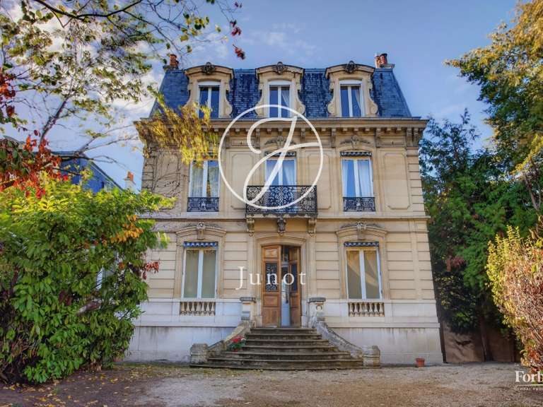 Maison Chatou - 7 chambres - 311m²