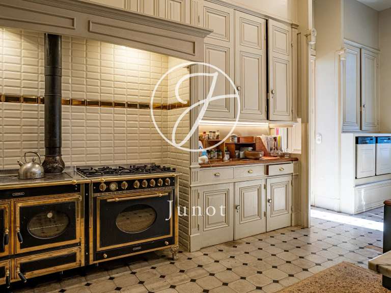 Maison Jujurieux - 15 chambres - 1005m²