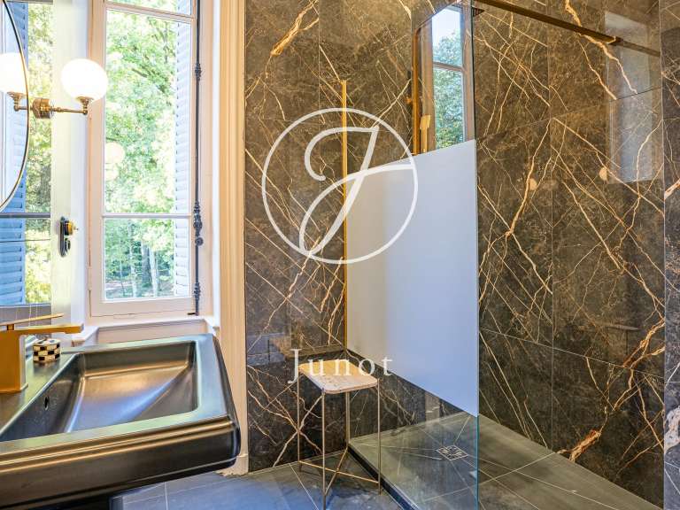 Maison Jujurieux - 15 chambres - 1005m²