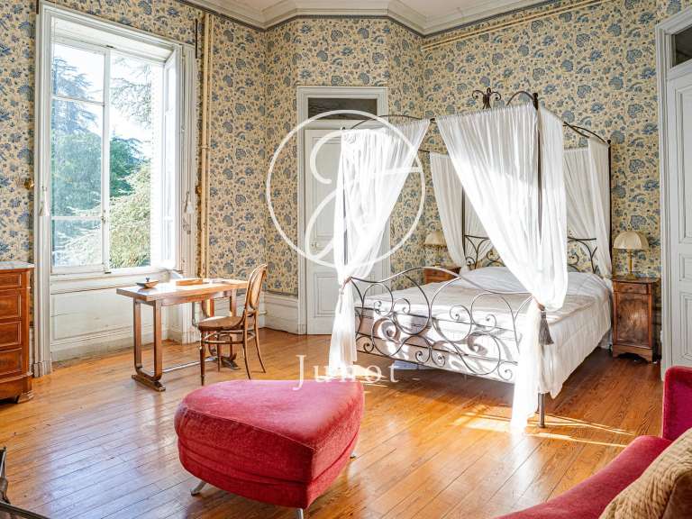 Maison Jujurieux - 15 chambres - 1005m²