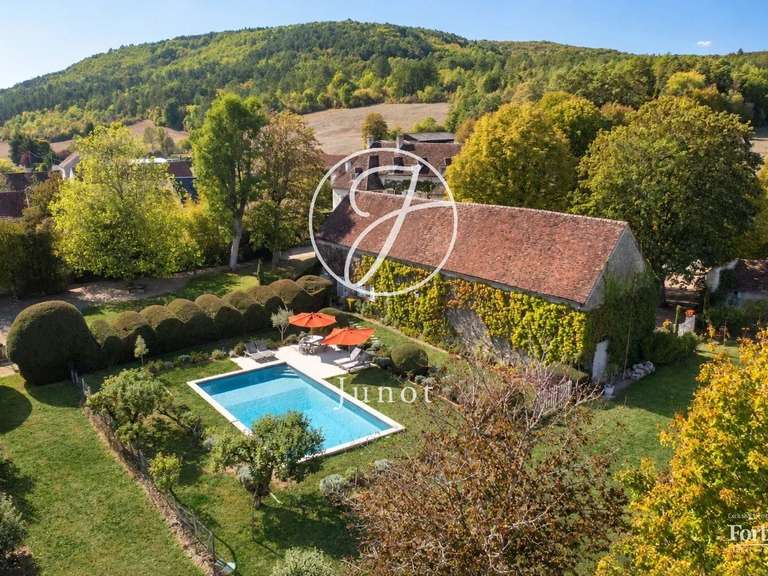 Maison Vézelay - 10 chambres - 554m²
