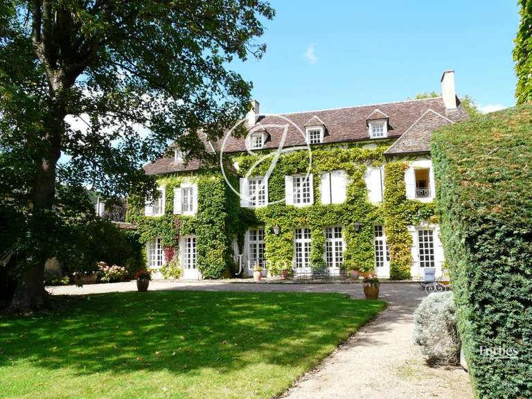 Maison Vézelay - 10 chambres - 554m²