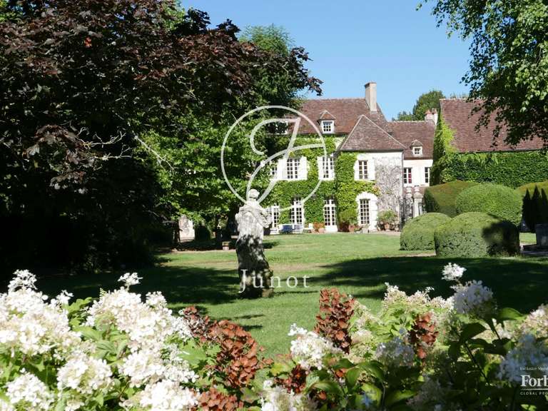 Maison Vézelay - 10 chambres - 554m²