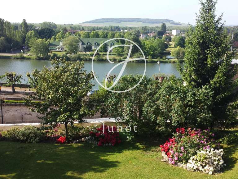 Maison Joigny - 4 chambres - 440m²