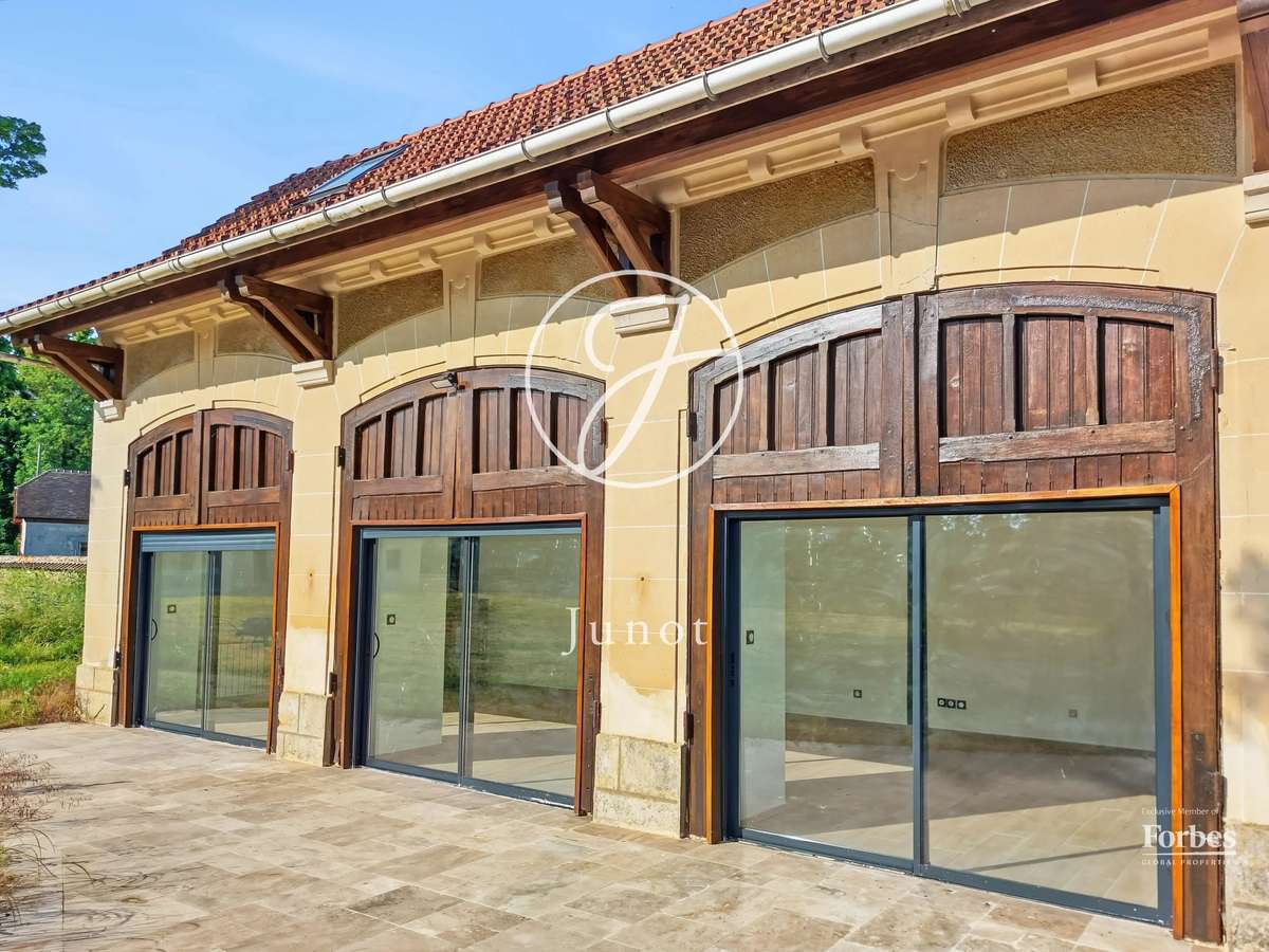Maison Lévis-Saint-Nom