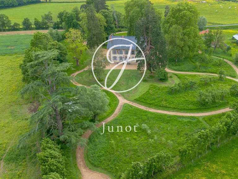 Maison Saint-Saulge - 9 chambres - 410m²