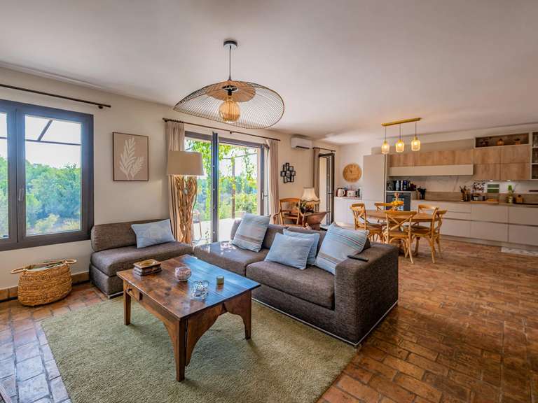 Maison Bagnols-en-Forêt - 7 chambres - 486m²