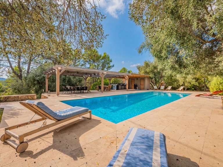 Maison Bagnols-en-Forêt - 7 chambres - 486m²
