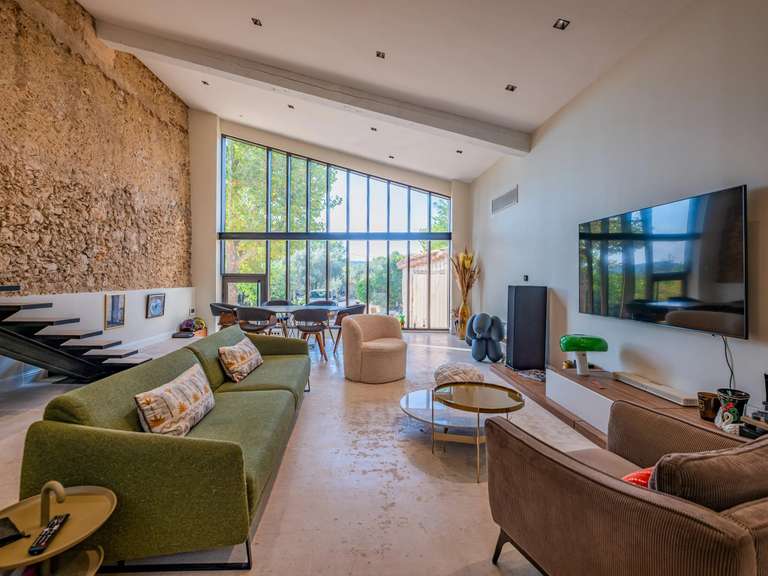 Maison Bagnols-en-Forêt - 7 chambres - 486m²
