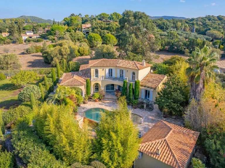 Maison Fréjus - 4 chambres - 223m²