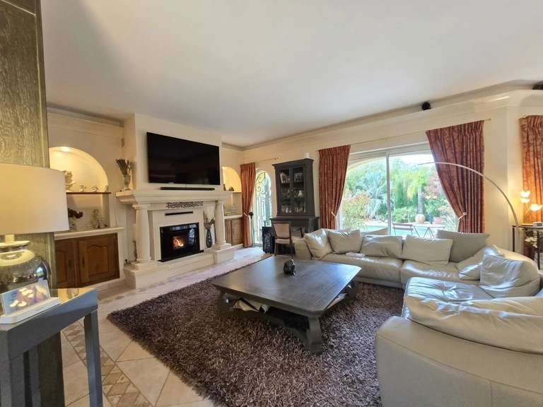 Maison Fréjus - 4 chambres - 223m²
