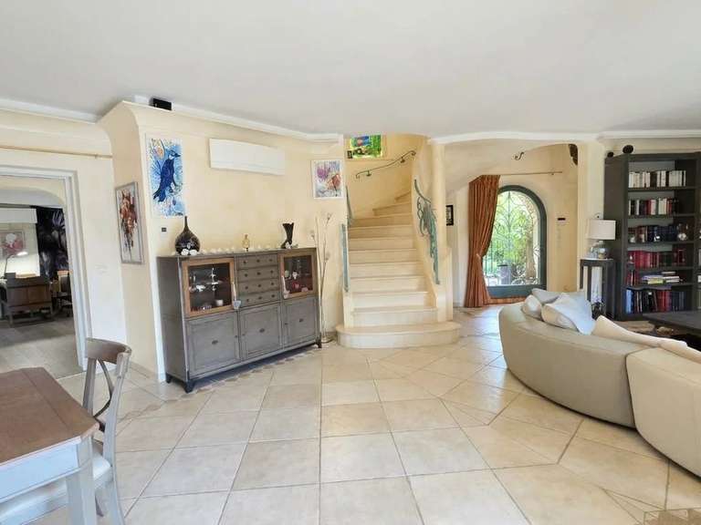 Maison Fréjus - 4 chambres - 223m²