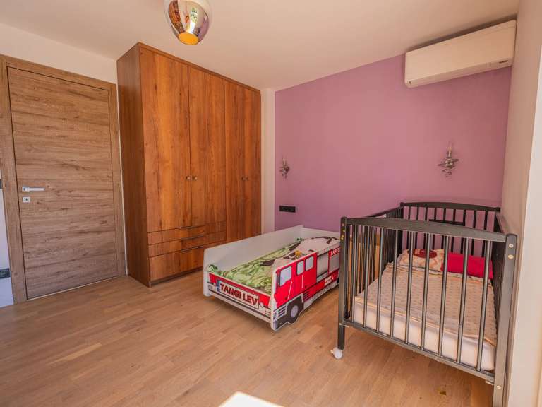 Maison Roquebrune-sur-Argens - 8 chambres - 400m²