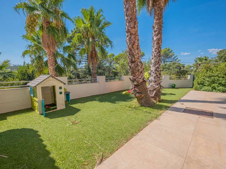 Maison Roquebrune-sur-Argens - 8 chambres - 400m²