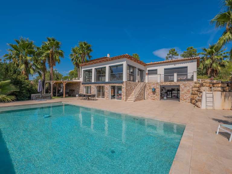 Maison Roquebrune-sur-Argens - 8 chambres - 400m²