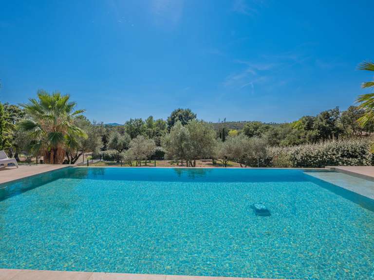 Maison Roquebrune-sur-Argens - 8 chambres - 400m²