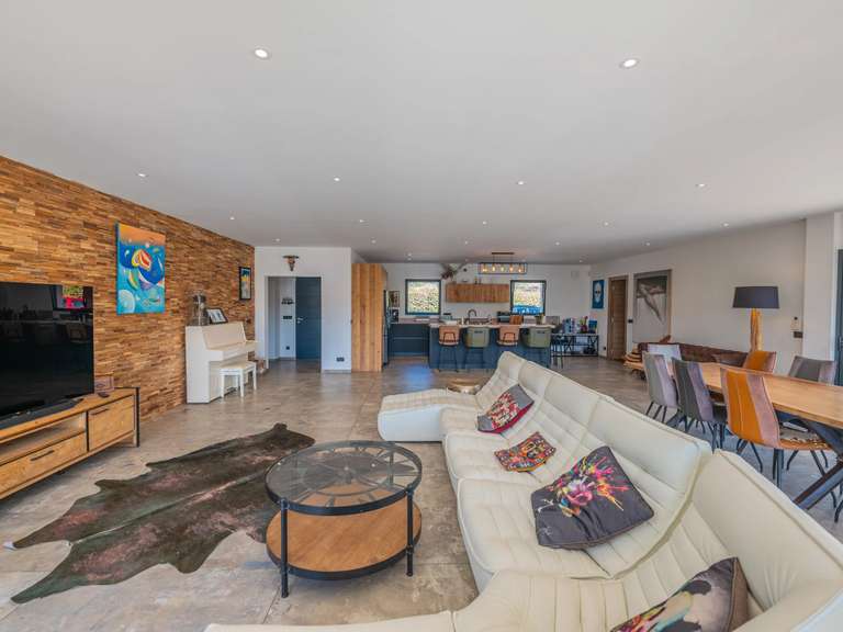 Maison Roquebrune-sur-Argens - 8 chambres - 400m²