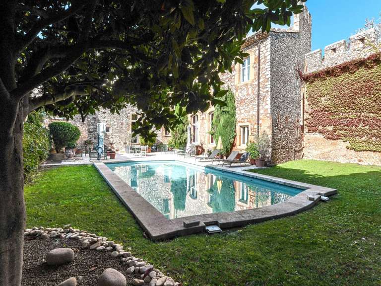 Maison Uzès - 14 chambres - 1029m²