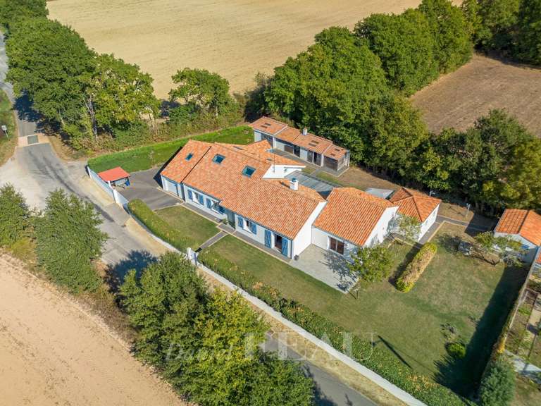House Pornic - 5 bedrooms - 240m²