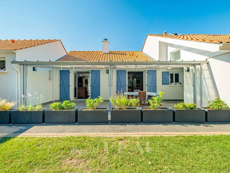 House Pornic - 5 bedrooms - 240m²