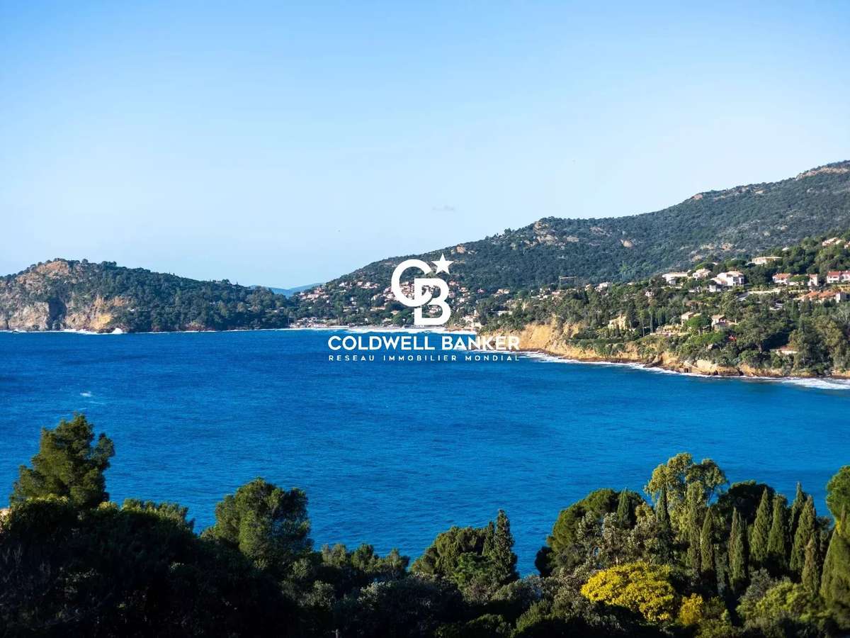 House Rayol-Canadel-sur-Mer