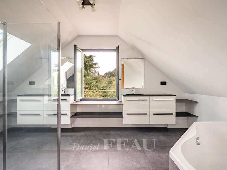 Maison Orgeval - 6 chambres - 258m²