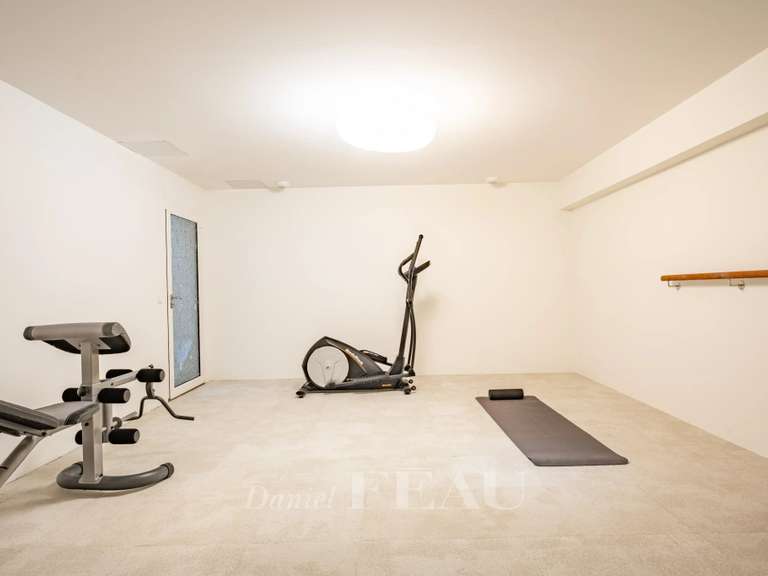 Maison Orgeval - 6 chambres - 258m²